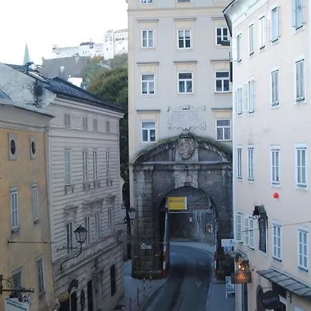 Daire Monchsbergapartments *